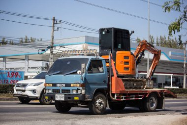 Özel Hitachi Ekskavatör kamyon üzerinde.