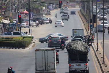 Araba ve Juction yakınlarındaki Otoban yolu üzerinde trafik.