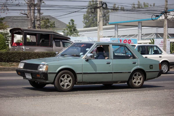 Gamla privat bil, Mitsubishi Lancer — Stockfoto