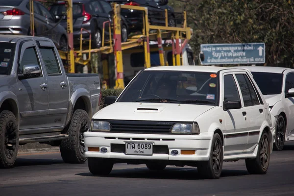 Staré soukromé auto, Toyota Starlet. — Stock fotografie