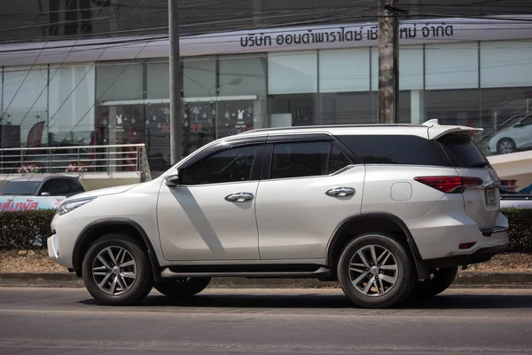 Soukromé Toyota Fortuner Suv auto. — Stock fotografie