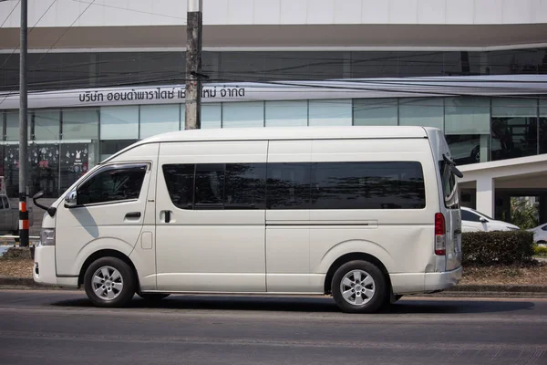 Privata Toyota commuter van. — Stockfoto