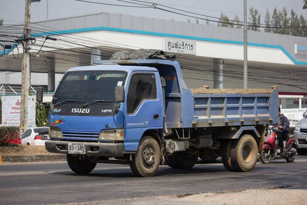 Camión de descarga privado isuzu . — Foto de Stock