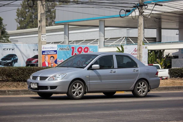 Privé-auto, Mitsubishi Lancer. — Stockfoto