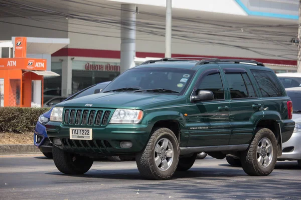 Soukromý džíp 4 x 4 auto Cherokee. — Stock fotografie