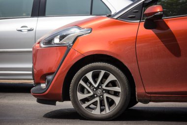  Toyota Sienta Mini Mpv Van. 