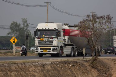Phadungrit şirketin çimento kamyonu