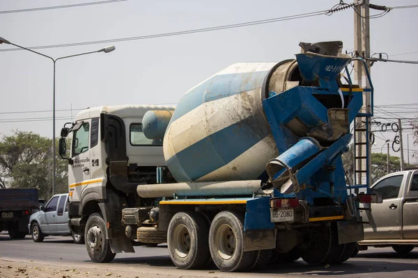 Цемент вантажівка Tpi транспорту. — стокове фото