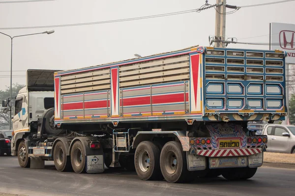 Camión volquete de remolque de hormigón Piboon . — Foto de Stock