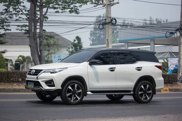 Coche privado Toyota Fortuner Suv . — Foto de Stock