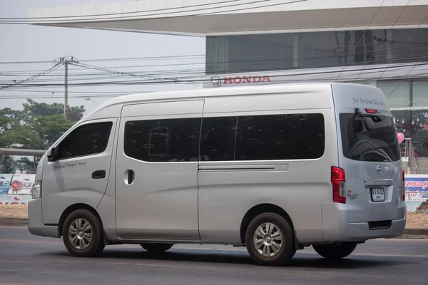 Nissan Urvan Van privatbil. — Stockfoto