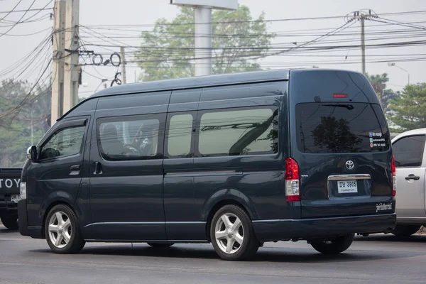 Privado Toyota commuter van . — Fotografia de Stock