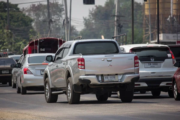 Coche privado, camioneta Mitsubishi Triton . — Foto de Stock