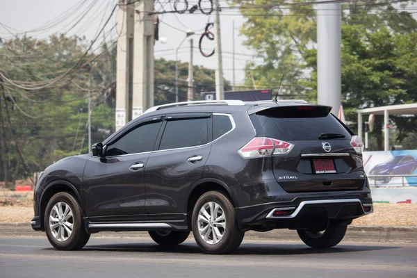 Suv coche privado, Nissan X rastro . — Foto de Stock