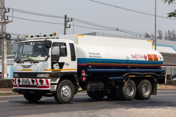 Camión de aceite de Boon ThaWee Maeram Oil transport Company . —  Fotos de Stock