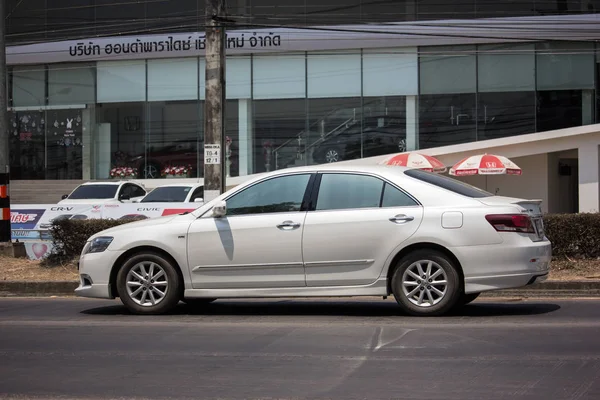 Приватному автомобілі toyota Camry — стокове фото