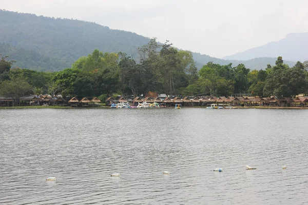 Huay Tung Tao-jezero v Chiang Mai — Stock fotografie