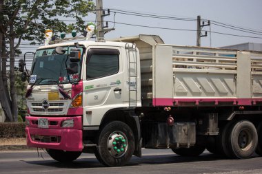 Thanachai şirketinin damperli kamyon.