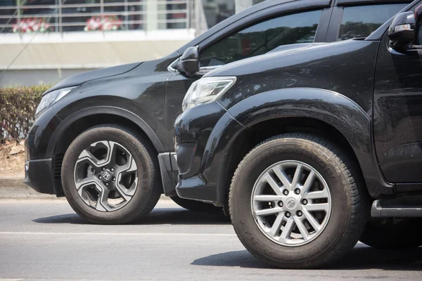 Voiture privée Toyota Fortuner Suv . — Photo