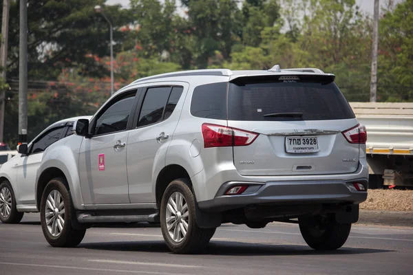 Carro privado SUV Isuzu Mu x Mu-x . — Fotografia de Stock