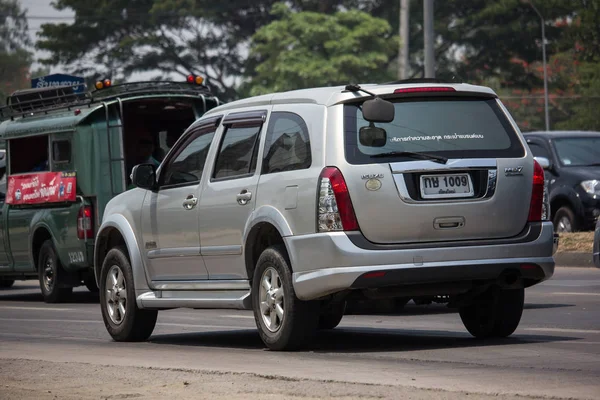 Suv coche privado, Isuzu Mu-7, Mu7 . — Foto de Stock