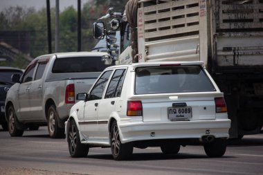   Eski özel araba, Toyota Starlet. 