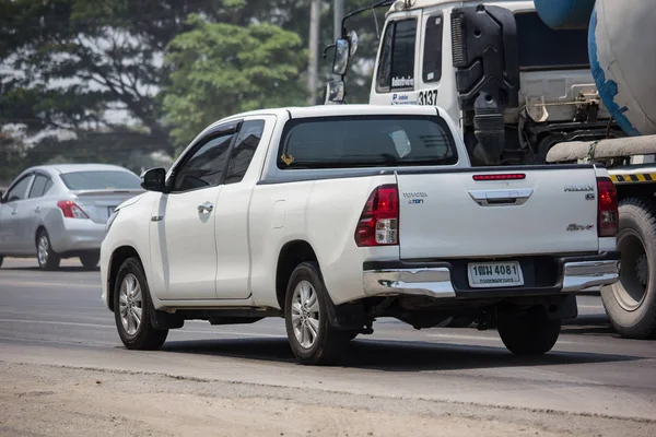 Camioneta privada Toyota Hilux Revo — Foto de Stock