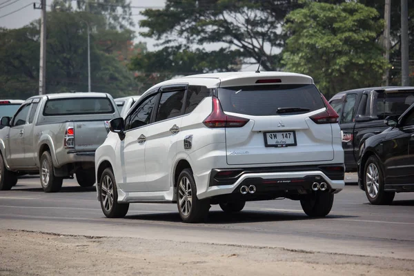 Coche privado nueva camioneta, Mitsubishi Expandar — Foto de Stock