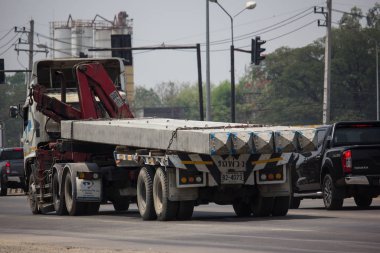  Phiboon Beton Şirketi vinçli kamyon. 