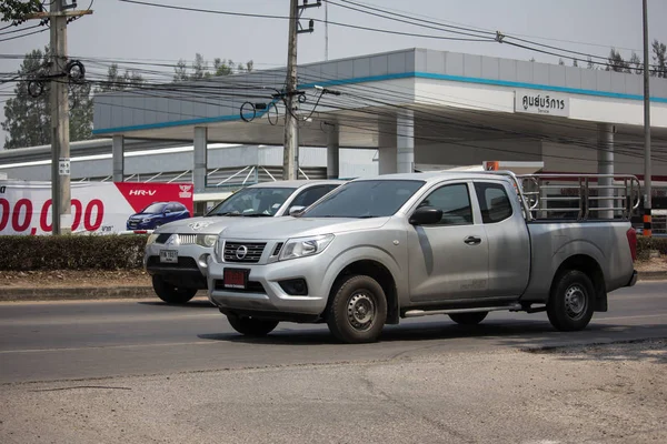 Recogida en coche privado, Nissan Navara — Foto de Stock