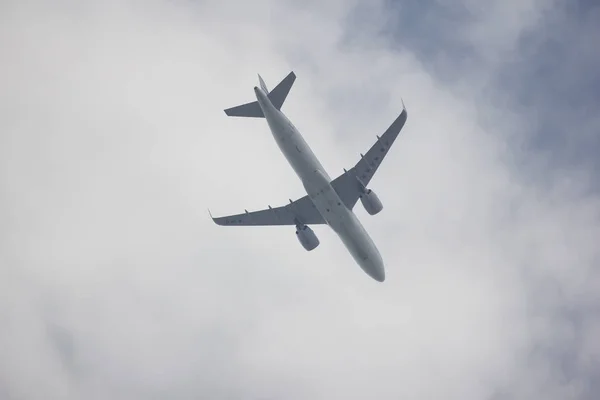 Airbus A320-200 der chinesischen Eastern Airline. — Stockfoto