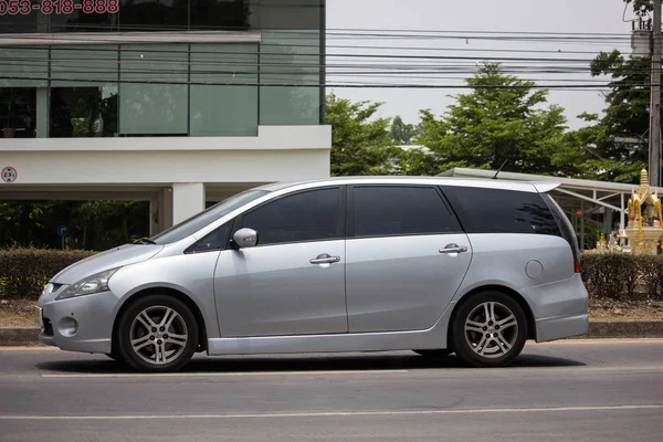 専用バン車、三菱スペース ワゴン — ストック写真