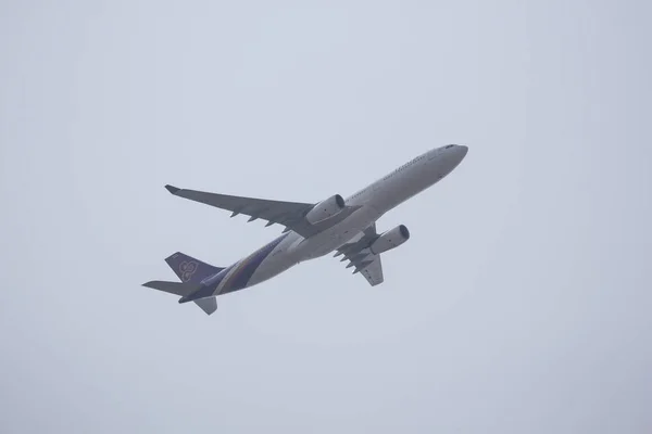 Airbus A330-300 de Thai Airways — Foto de Stock