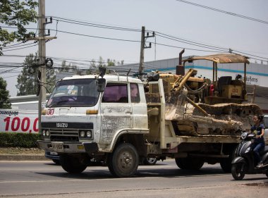 Kamyonda özel Caterpillar traktör.