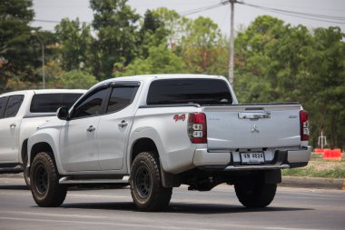 Özel araba, Mitsubishi Triton kamyonet.