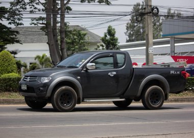 Özel araba, Mitsubishi Triton kamyonet.