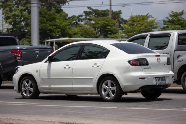 Özel eski araba Mazda 323 Astina