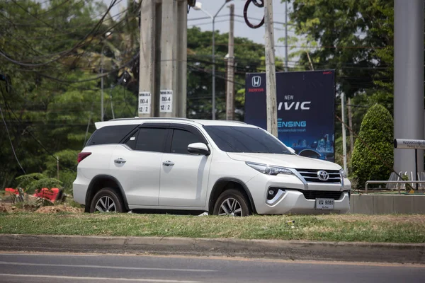 Coche privado Toyota Fortuner Suv . — Foto de Stock