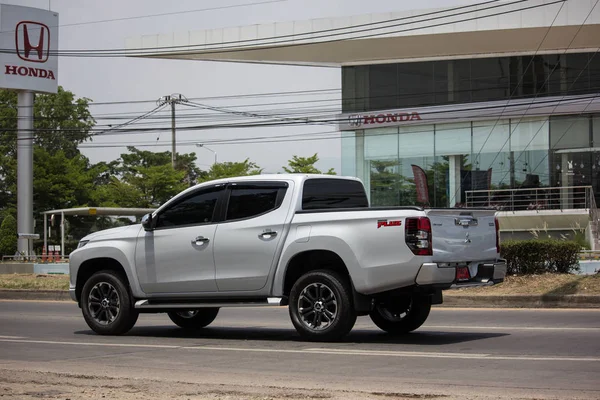 Carro particular, Mitsubishi Triton Pickup Truck . — Fotografia de Stock