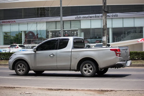 Soukromé auto, Mitsubishi Triton Pickup Truck. — Stock fotografie