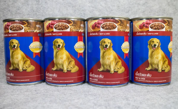 Canned of Smartheart Dog food — Stock Photo, Image