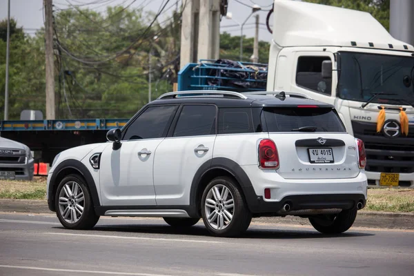 Mini-Küfer im Privatwagen. — Stockfoto