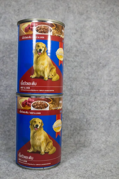 Canned of Smartheart Dog food — Stock Photo, Image
