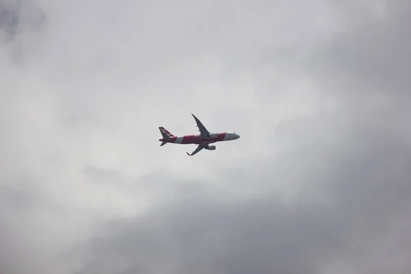 Airbus A320-200 z thajských Airasia. — Stock fotografie