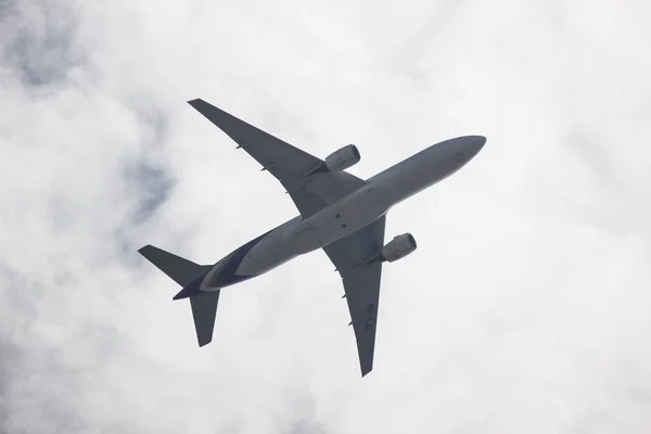 Boeing 777-200 de la vía aérea tailandesa . — Foto de Stock