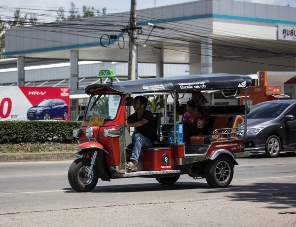 Tuk tuk taxi chiangmai Service in city and around. — Stock Photo, Image