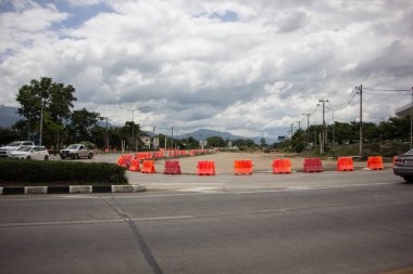 Araba ve Juction yakınlarındaki Otoban yolu üzerinde trafik.