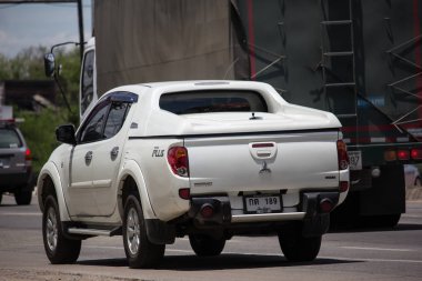 Özel araba, Mitsubishi Triton kamyonet.