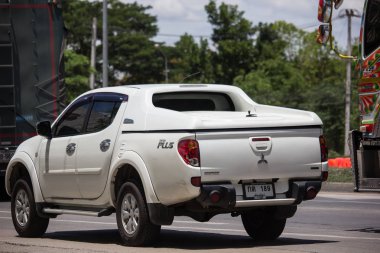 Özel araba, Mitsubishi Triton kamyonet.