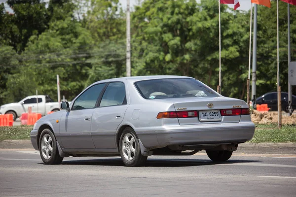 Приватному автомобілі toyota Camry — стокове фото